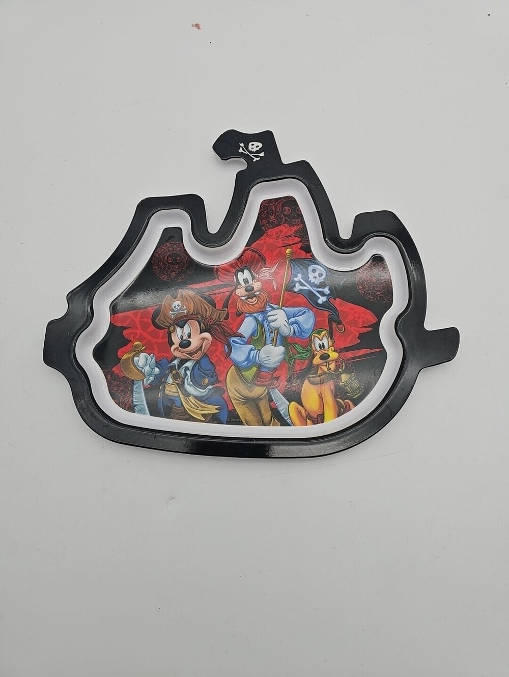 Disney Pirates of the Caribbean Melamine Plate Mickey Goofy Pluto Pirate Trudeau